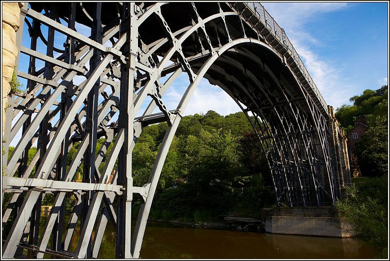 WV8X2004.jpg - Iron Bridge, England