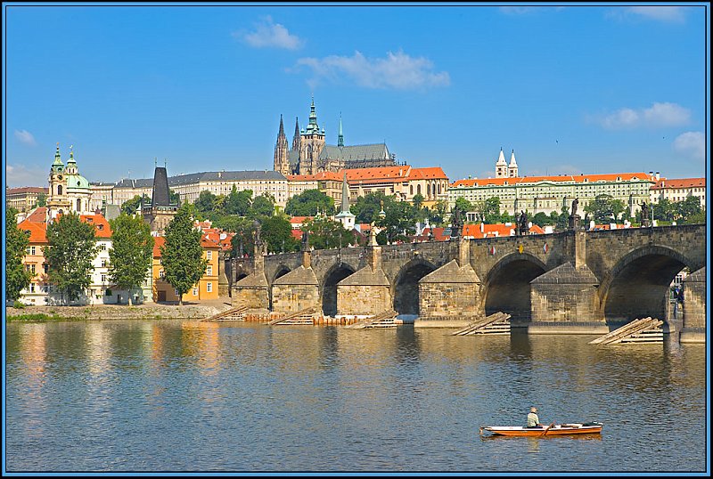 WV8X2041.jpg - Charles Bridge and Prague Castle, Prague