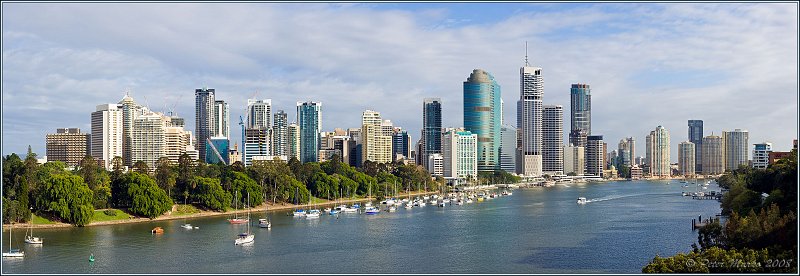 Brisbane_pano_4.jpg - Brisbane panorama from Kangaroo point (13771 x 4694 pixels), Queensland, Australia.