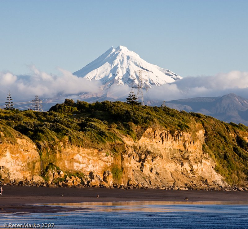 WV8X1946.jpg - Mt. Taranaki from Back Beach, New Plymouth, New Zealand