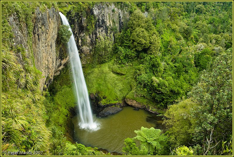 V8X3622.jpg - Bridal Falls, 55m high, Waikato, North Island, New Zealand
