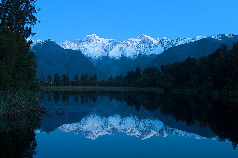 212_1238.jpg - Mt. Cook and Mt.Tasman, view from Lake Matheson, New Zealand